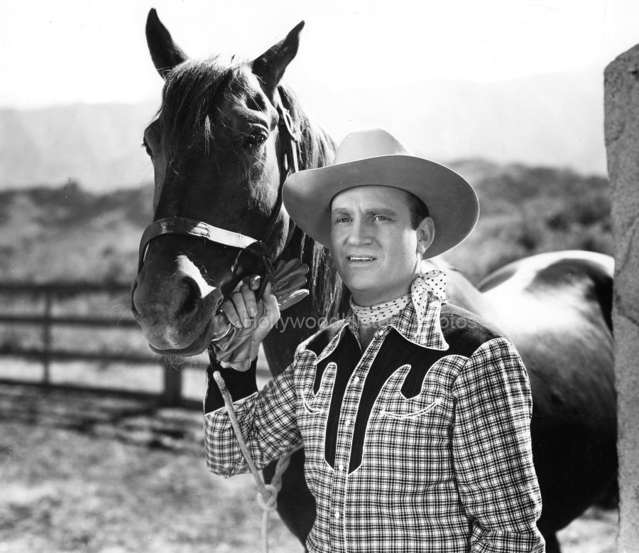 Gene Autry 1946.jpg